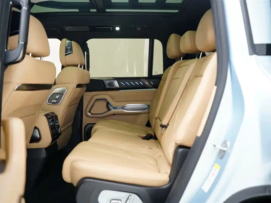 Fangchengbao Leopard 8 8 2025 Flagship 7 мест