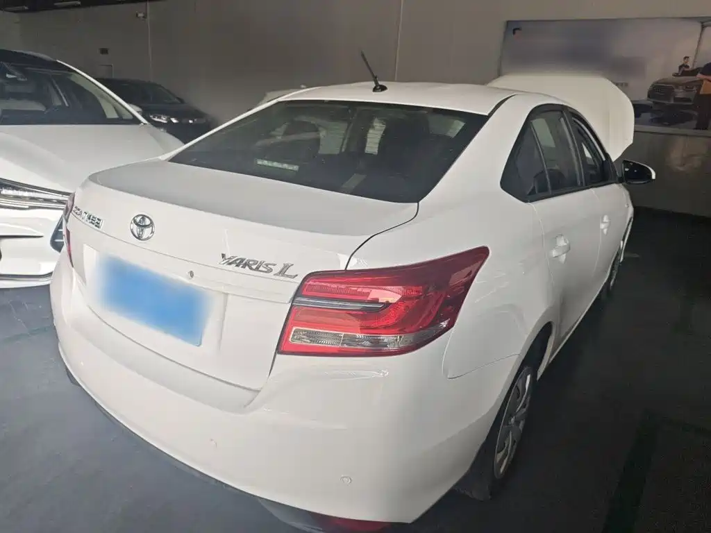 Toyota Yaris L — миниатюра 7