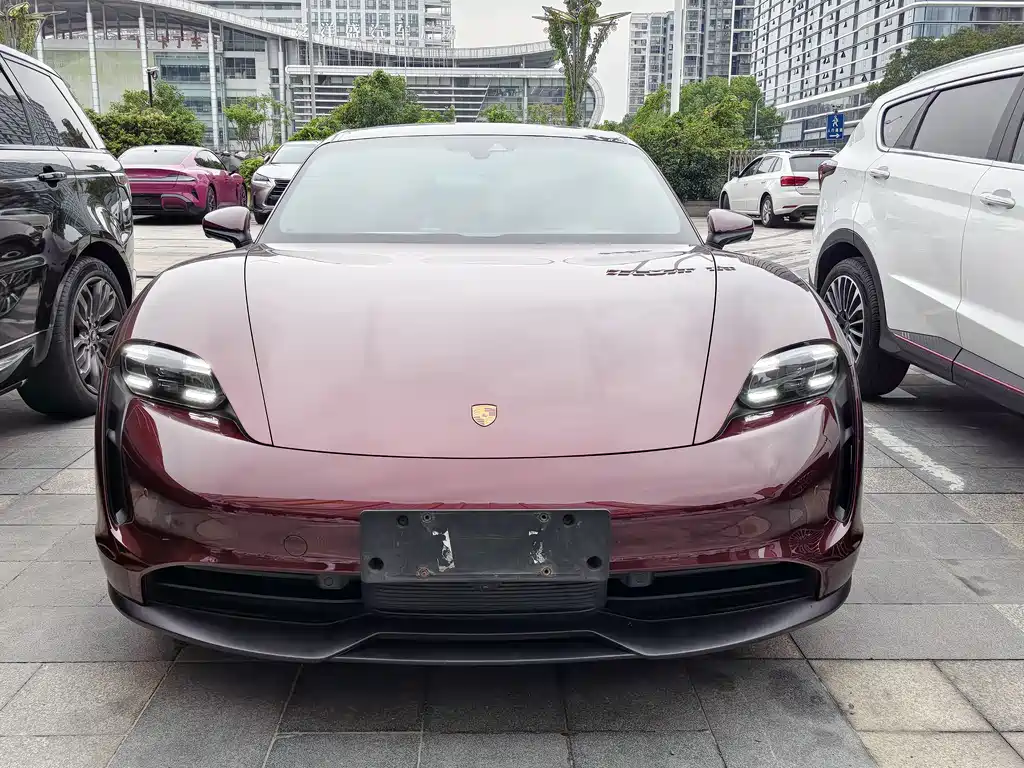Porsche Taycan — миниатюра 3