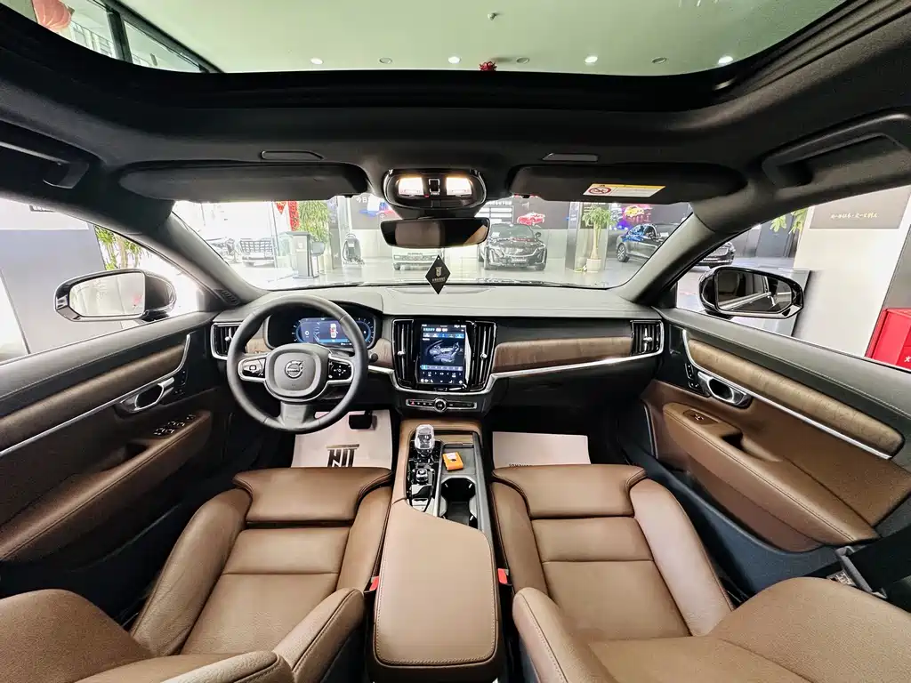Volvo S90 — миниатюра 6