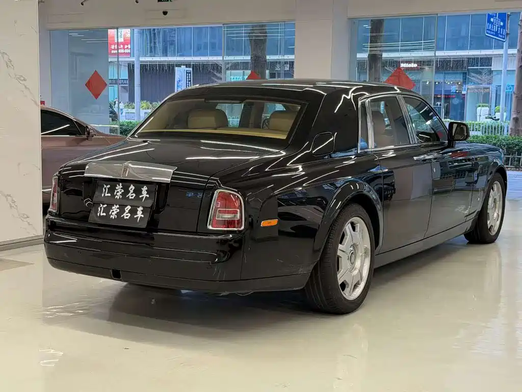 Rolls-Royce Phantom — миниатюра 9