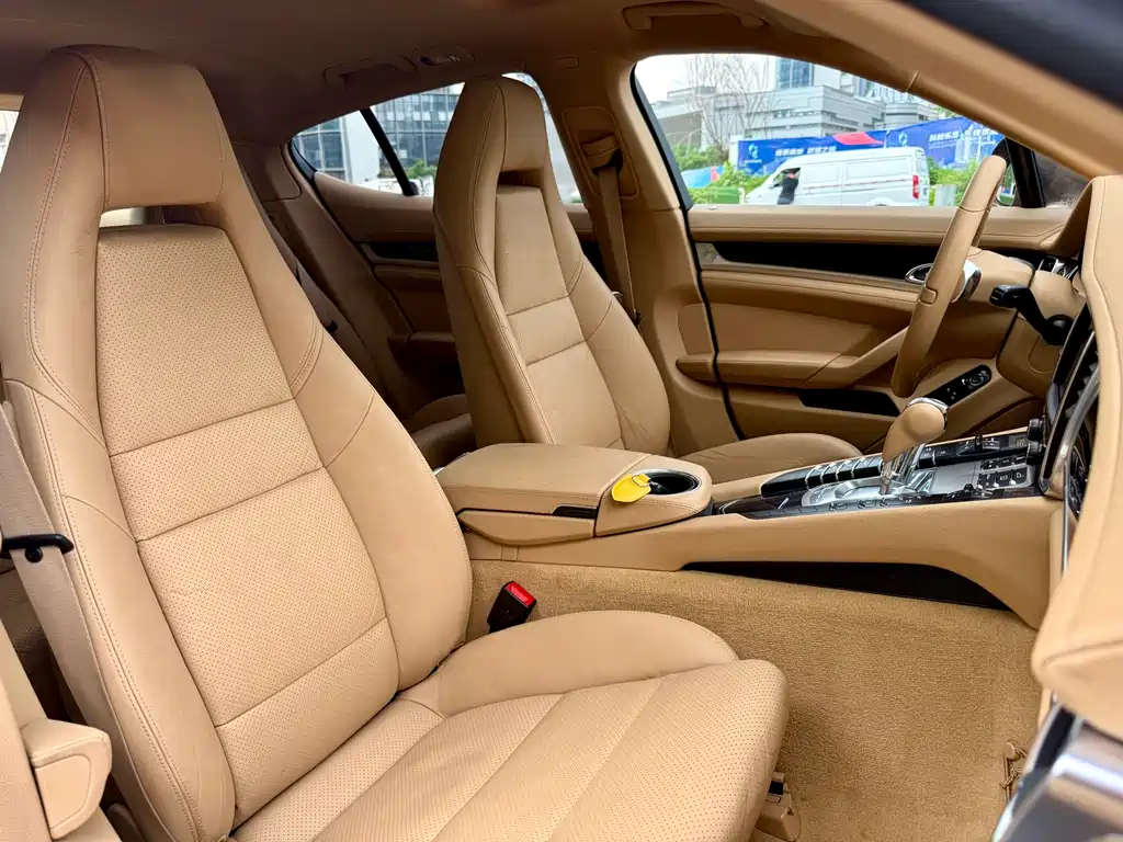 Porsche Panamera 2014 Panamera 4 3.0T