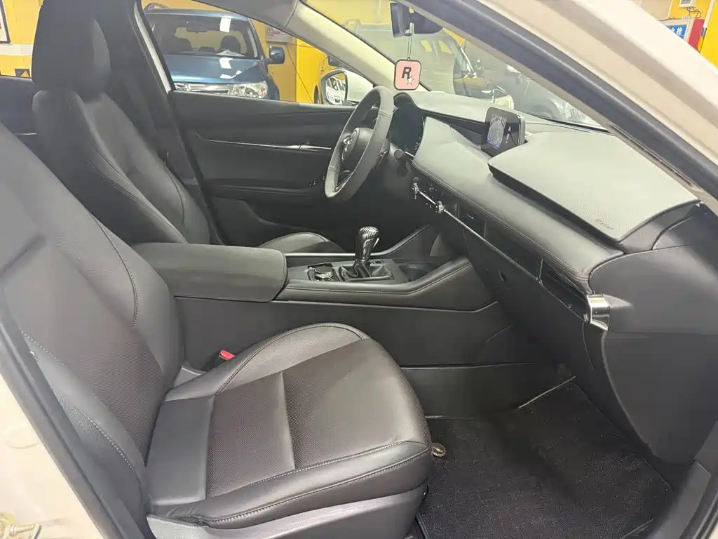 Mazda 3 Axela — миниатюра 11