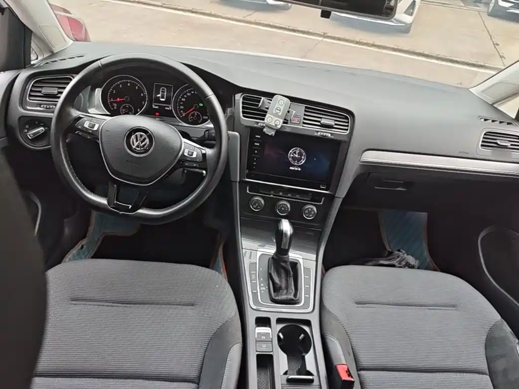 Volkswagen Golf — миниатюра 10