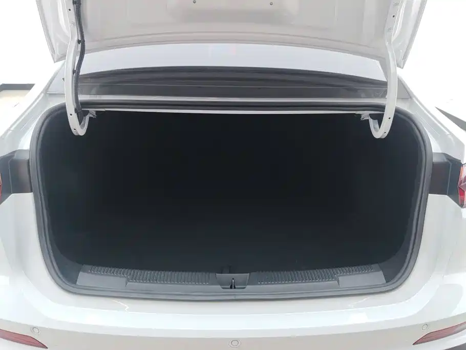 Roewe i5 — миниатюра 4