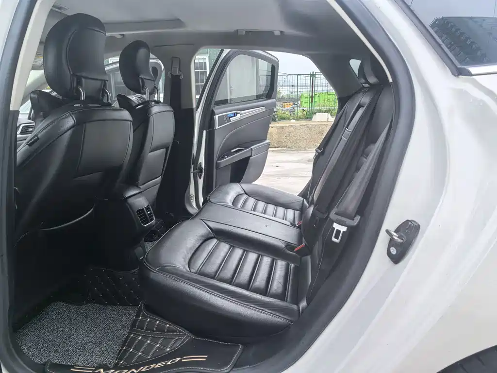 Ford Mondeo — миниатюра 9