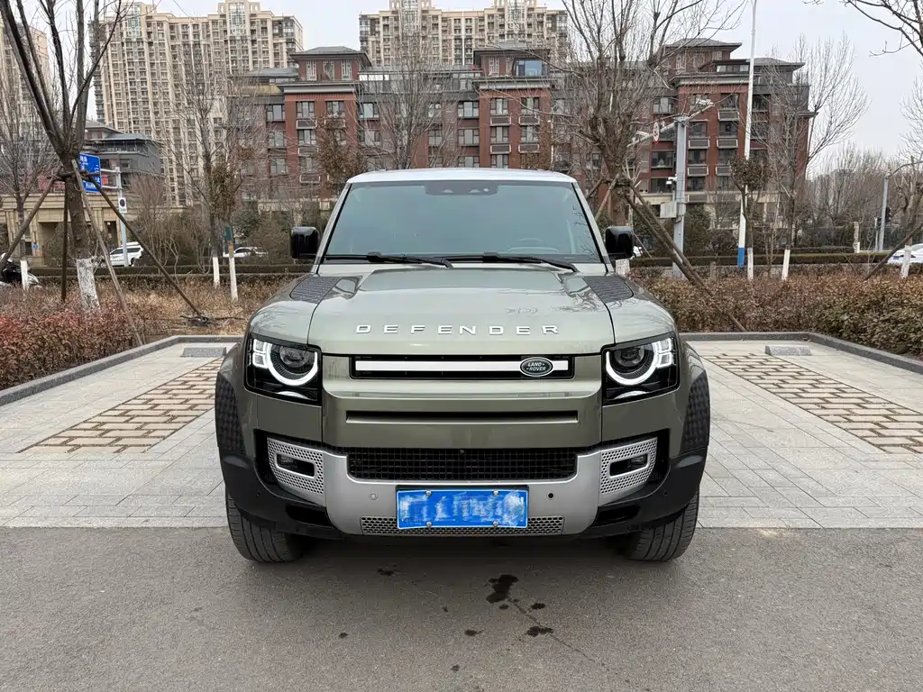 LAND ROVER DEFENDER