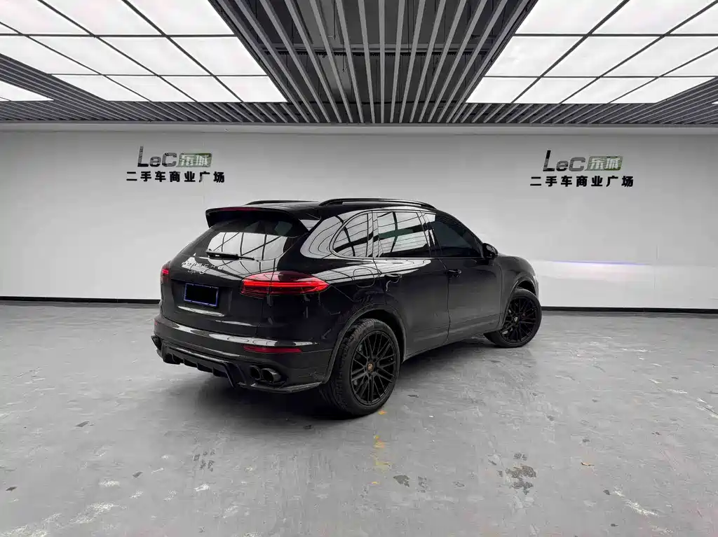 Porsche Cayenne — миниатюра 4