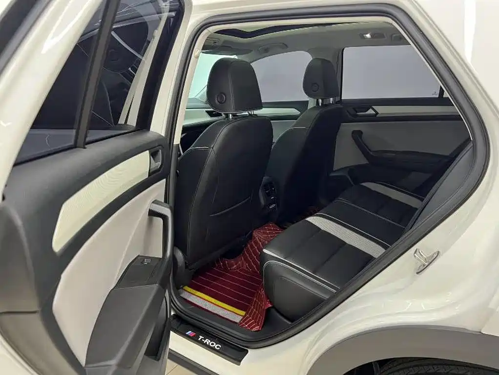 Volkswagen T-Roc — миниатюра 11