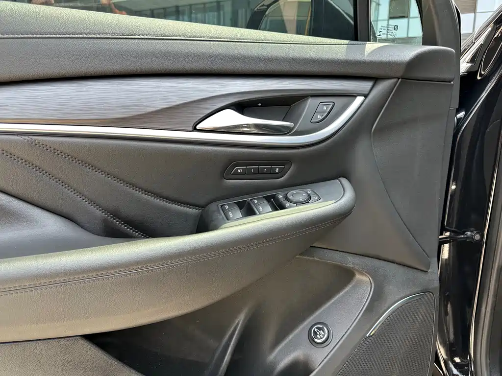 Buick Enclave 2022 652T Luxury 7 мест
