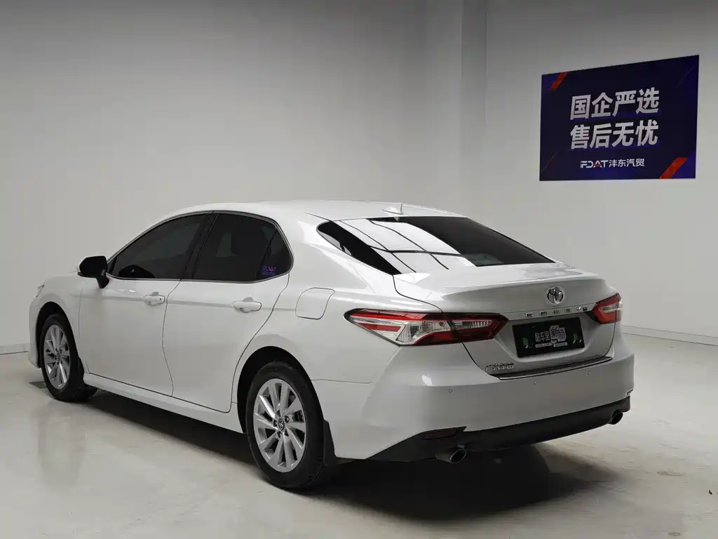 Toyota Camry — миниатюра 6