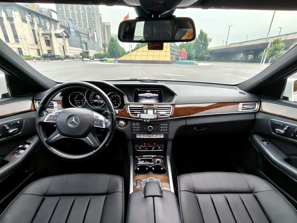Mercedes-Benz E-Class — миниатюра 15