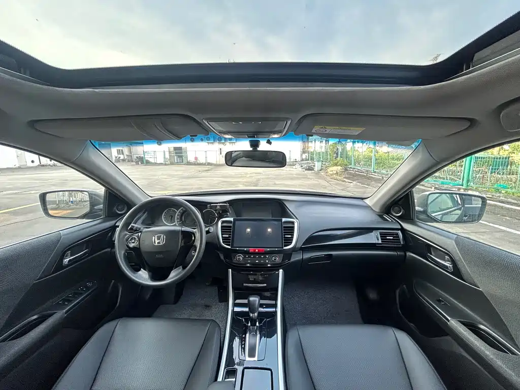 Honda Accord — миниатюра 11