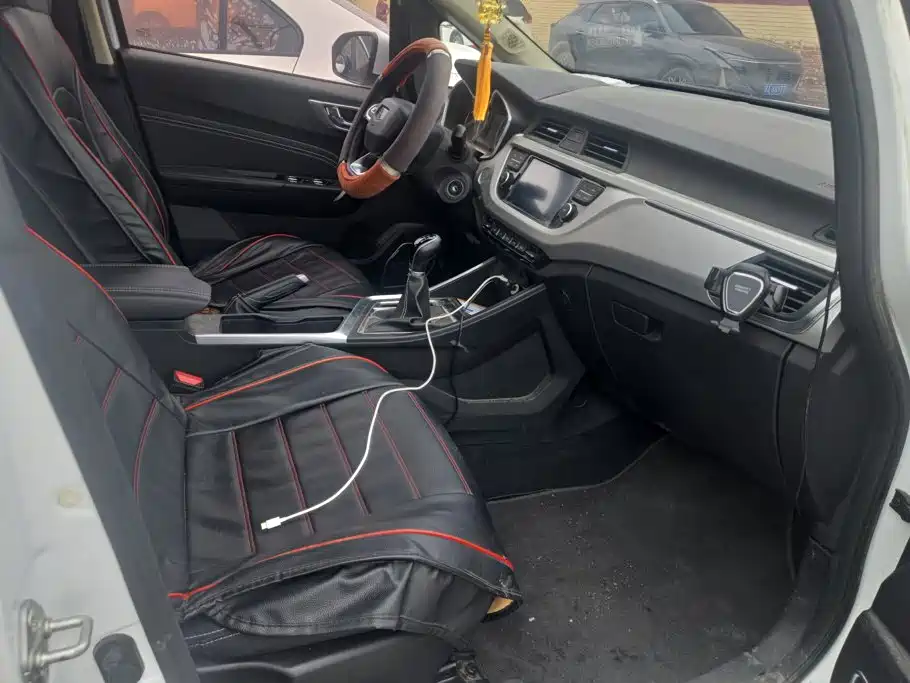 Geely Vision X3 — миниатюра 8