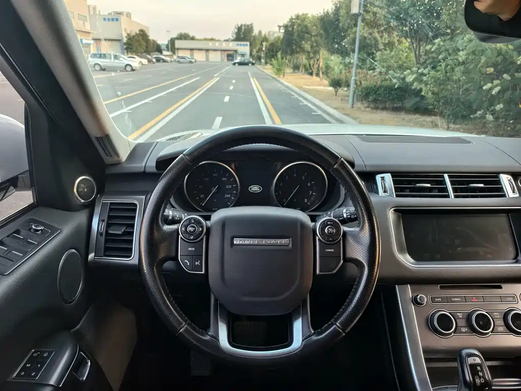 Land Rover Sport — миниатюра 7