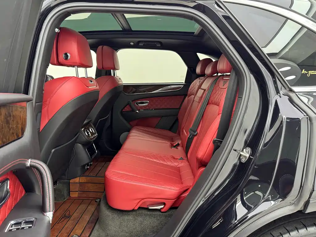 Bentley Bentayga — миниатюра 22