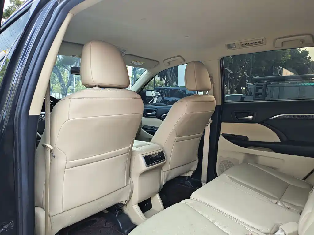 Toyota Highlander — миниатюра 18