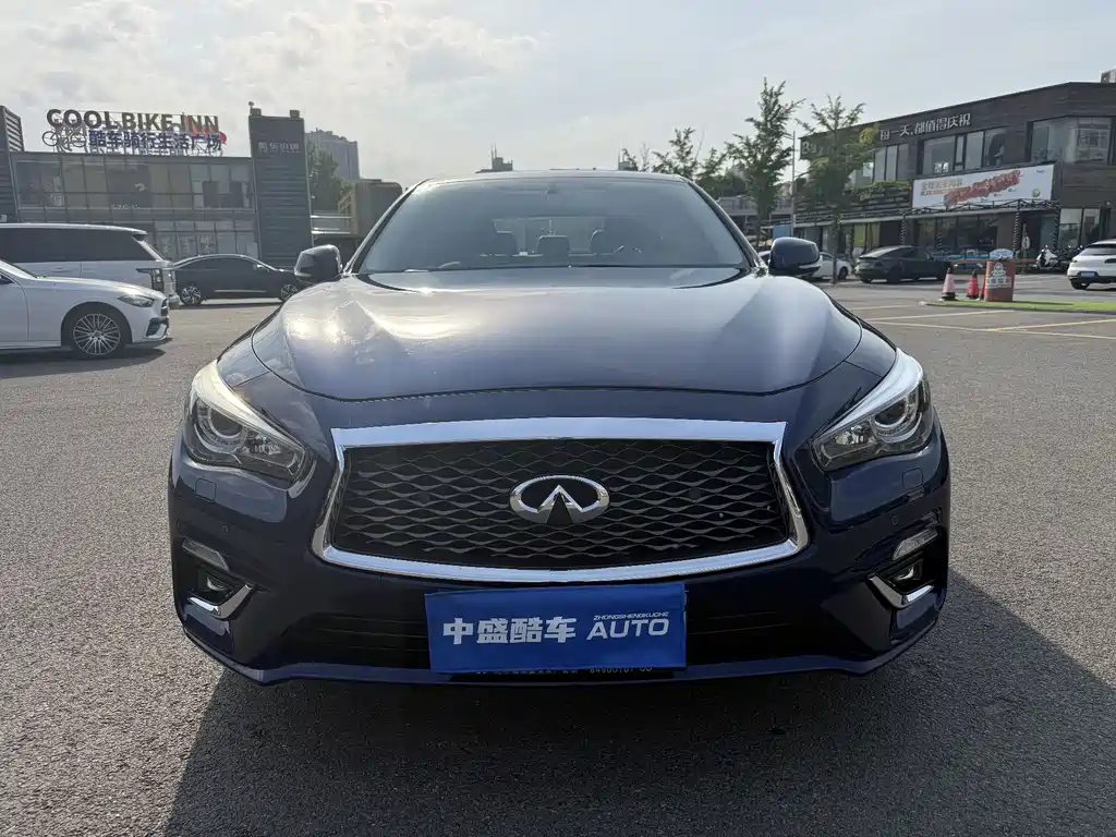Infiniti Q50L 2018 2.0T V