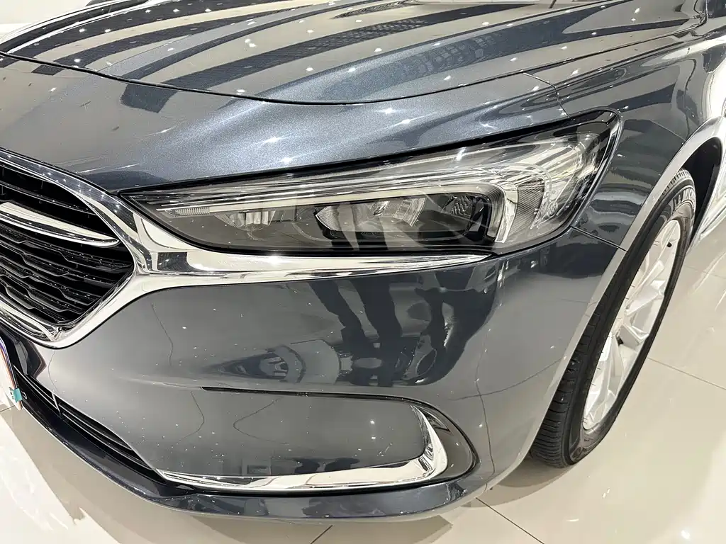 Buick LaCrosse — миниатюра 3