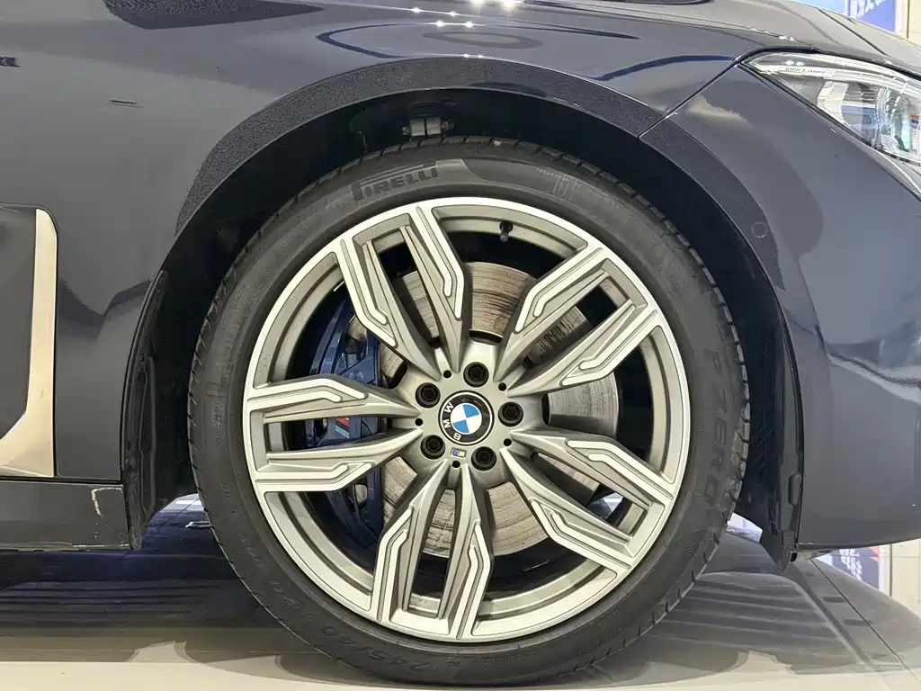 BMW 7 SERIES