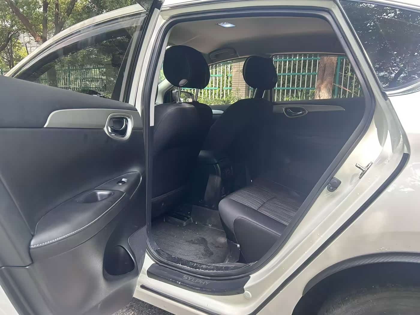 Nissan Sylphy 1.6 л 2024 г. Белый, пробег 40000 км