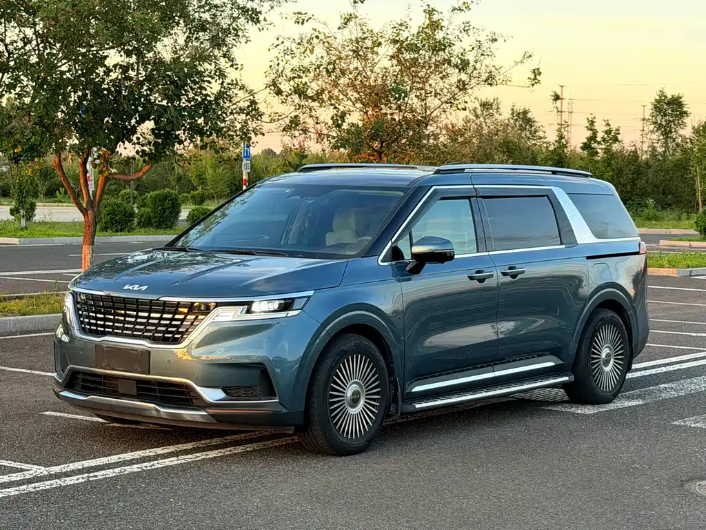 Купить Kia Carnival