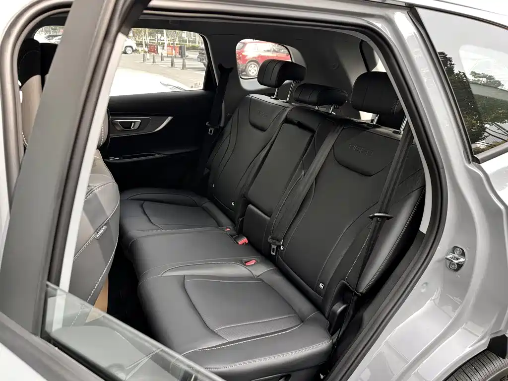 Chery Tiggo 8 PRO NEV — миниатюра 25