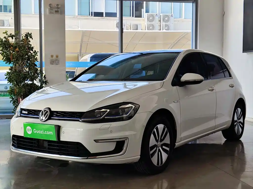 Volkswagen Golf EV