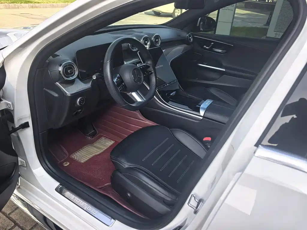 Mercedes-Benz C-Class — миниатюра 3