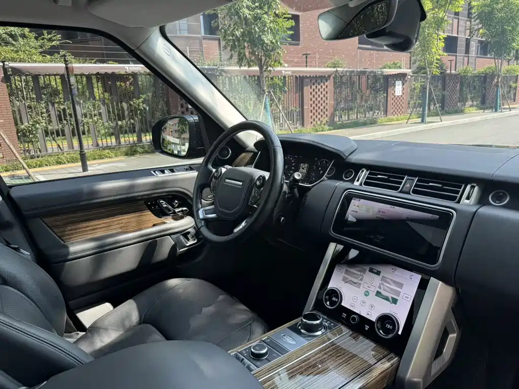 Land Rover Range Rover — миниатюра 8