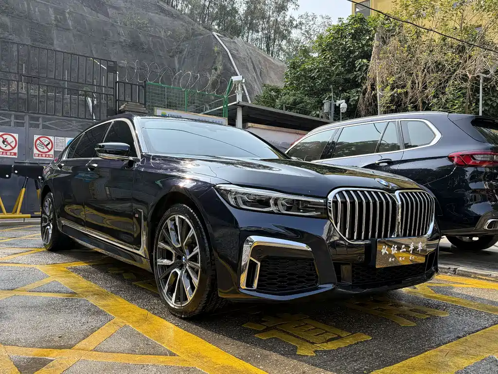 BMW 7 SERIES