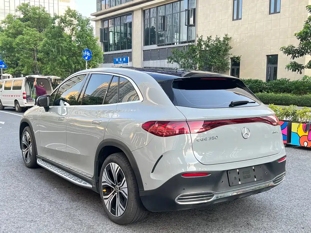 MERCEDES-BENZ EQE SUV