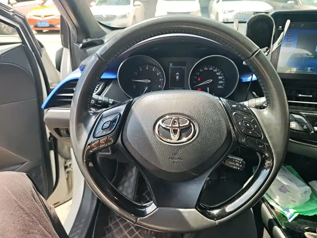 Toyota IZOA — миниатюра 3