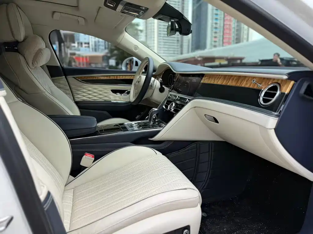 Bentley Flying Spur — миниатюра 6