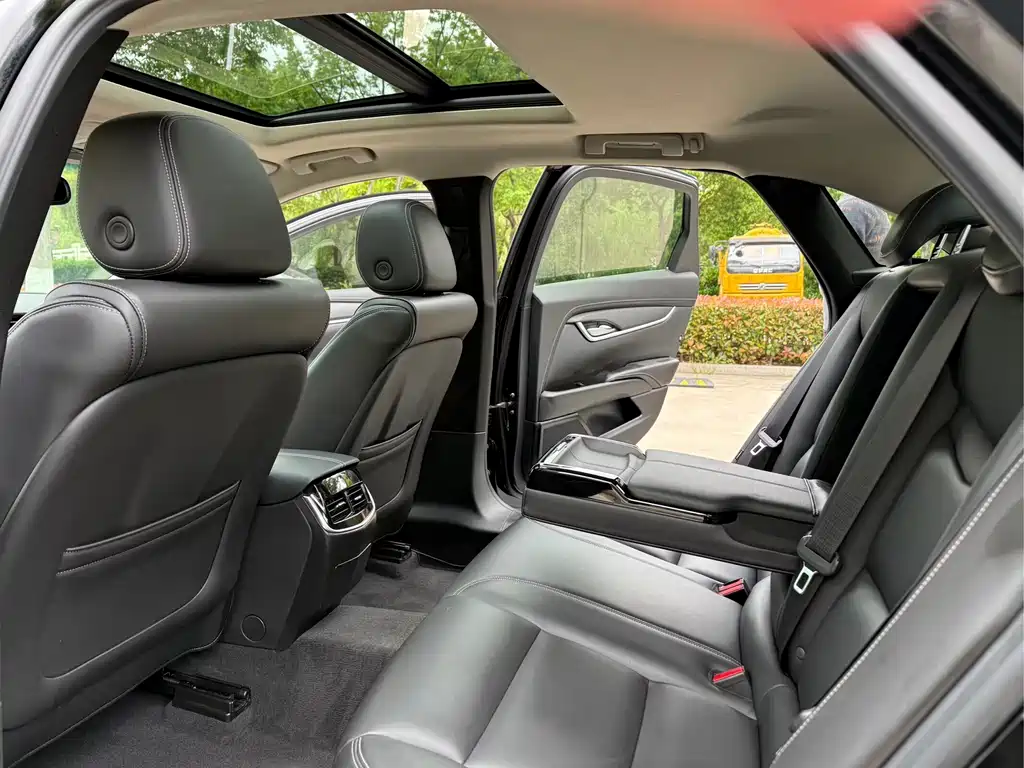 Cadillac XTS — миниатюра 7