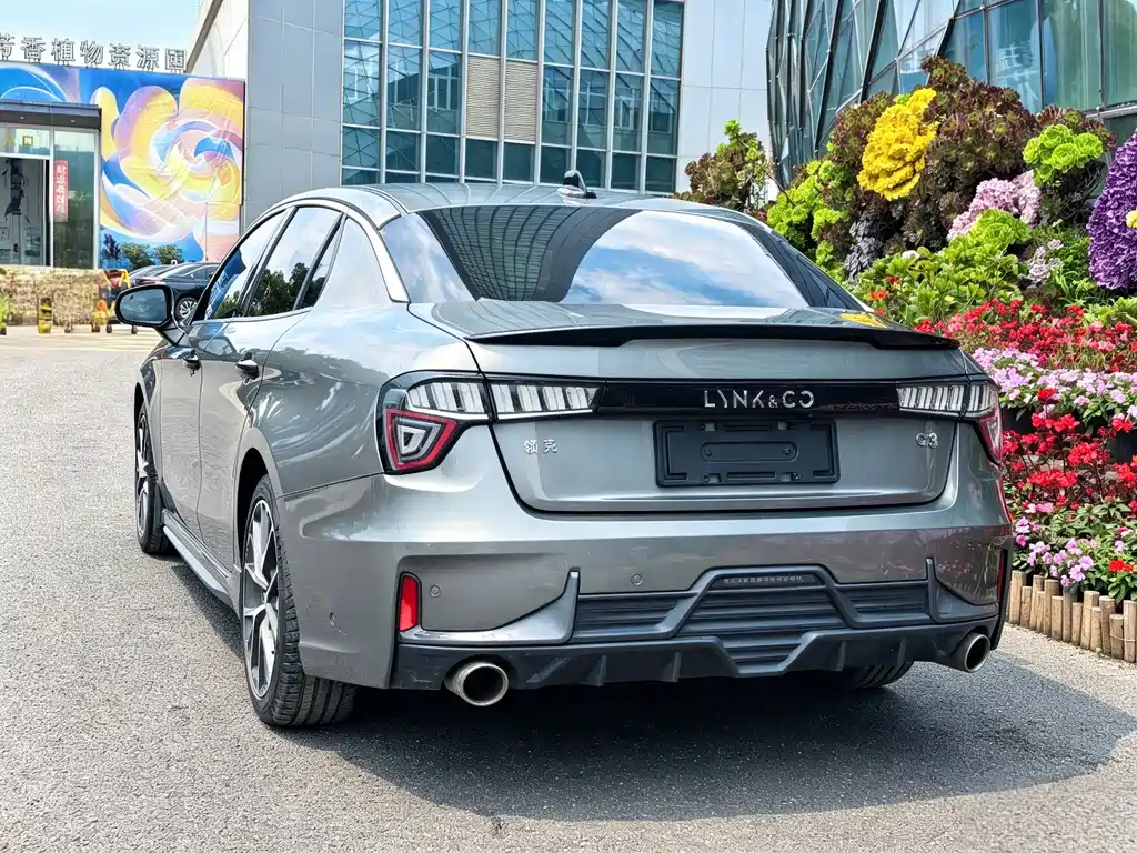 Lynk & Co 03 — миниатюра 12