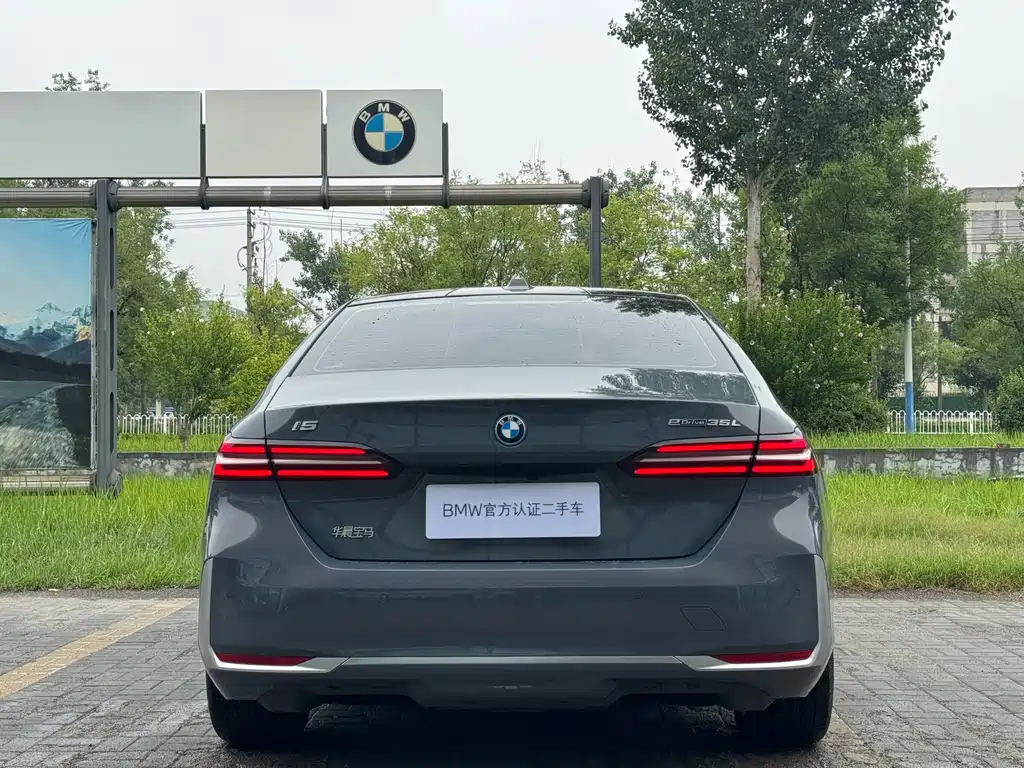 BMW i5 2024 eDrive 35L Premium Luxury
