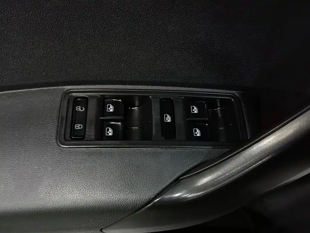Skoda Rapid — миниатюра 9