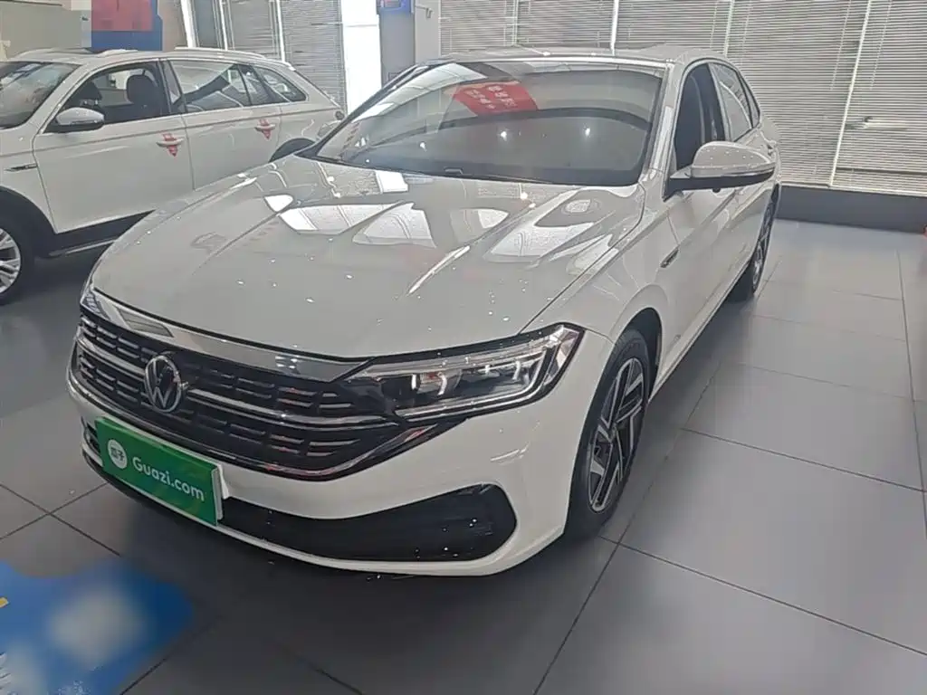 Volkswagen Sagitar 2022