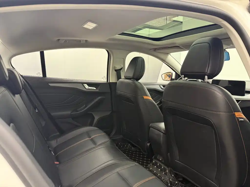 Ford Focus — миниатюра 14