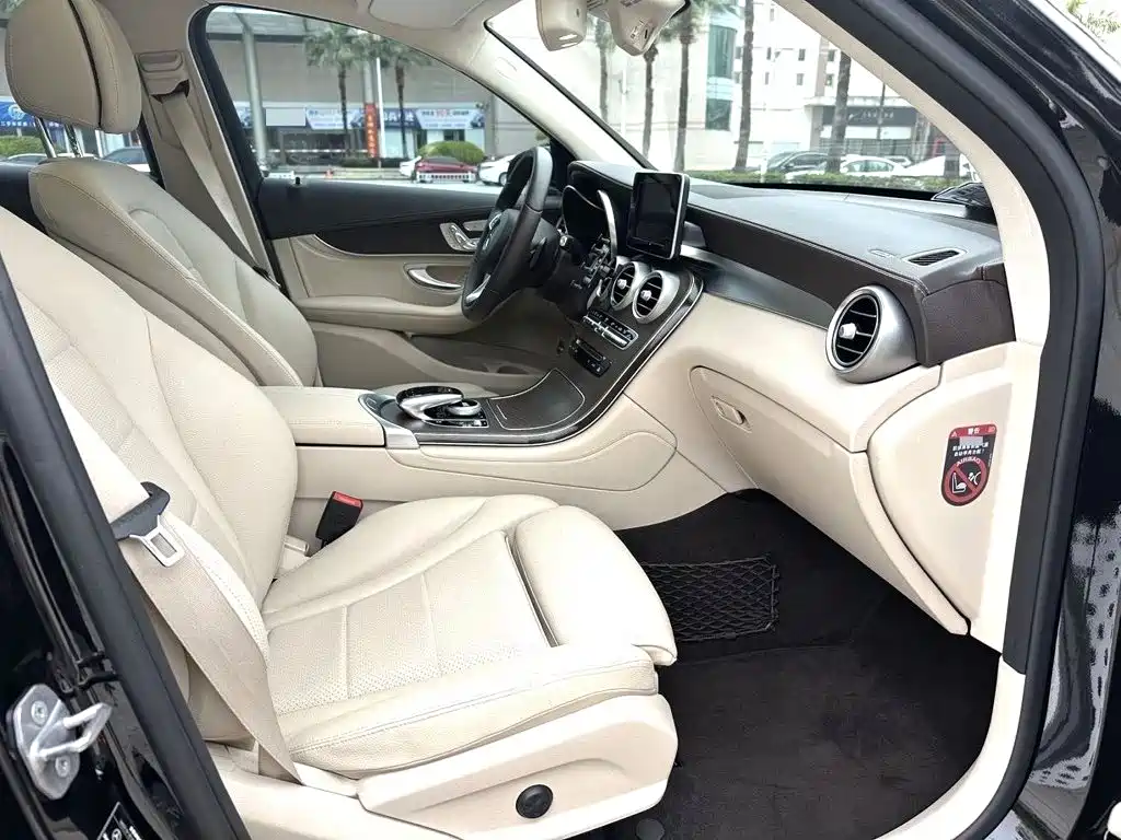 Mercedes-Benz GLC 2017 GLC 300 4MATIC