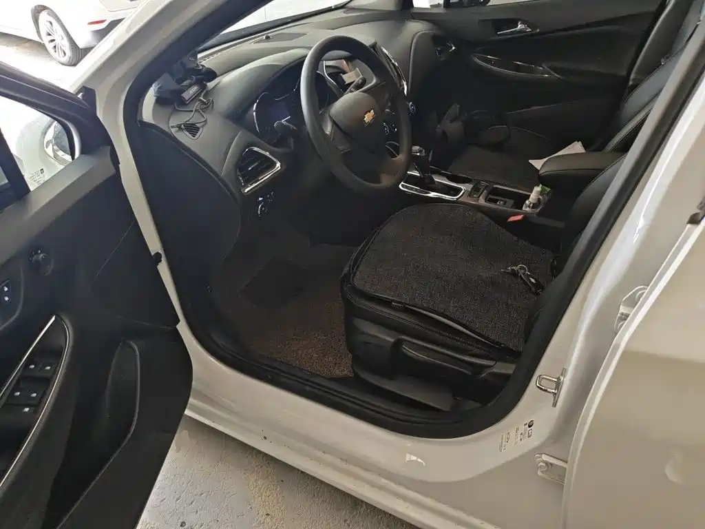 Chevrolet Cruze — миниатюра 14