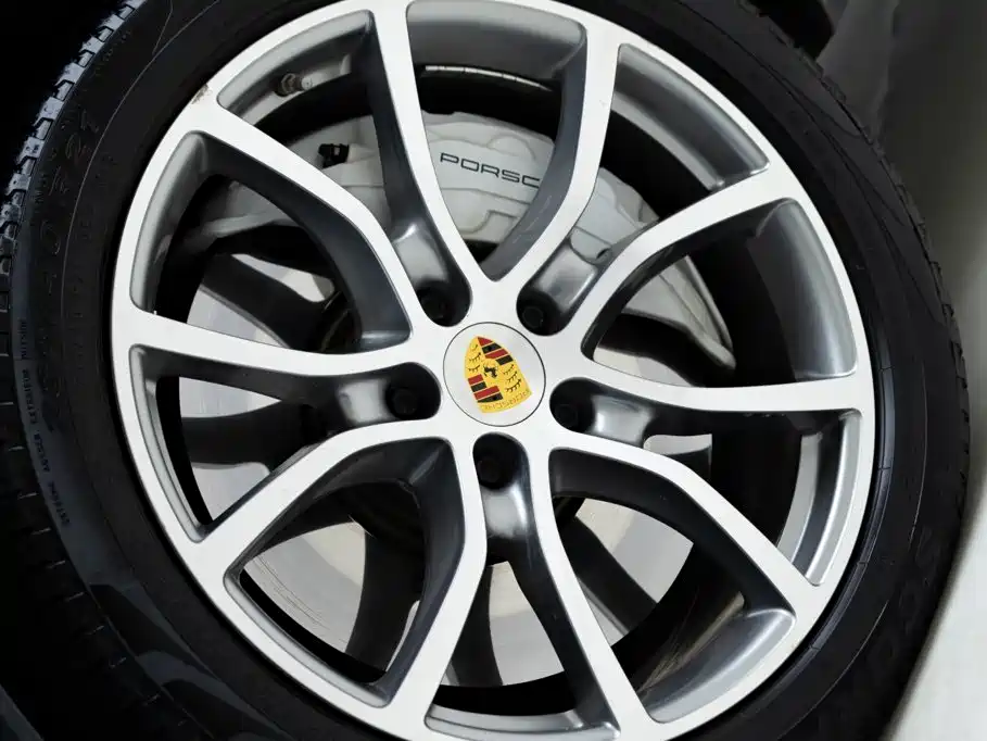 Porsche Cayenne — миниатюра 6
