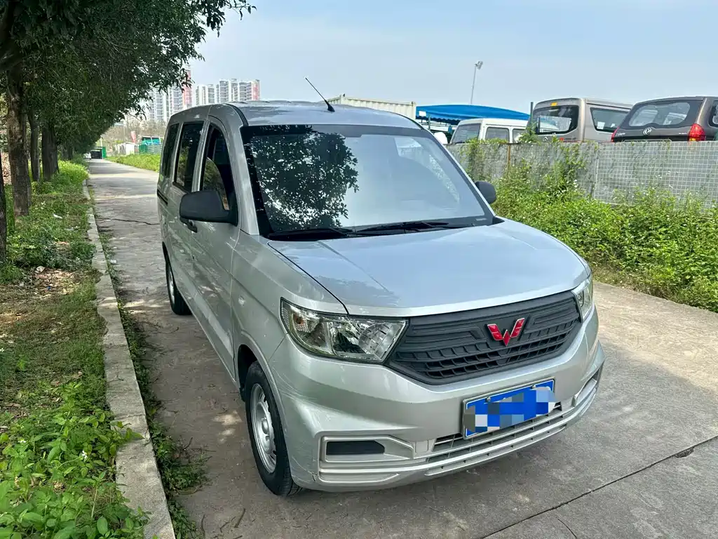 Wuling Hongguang V 2024
