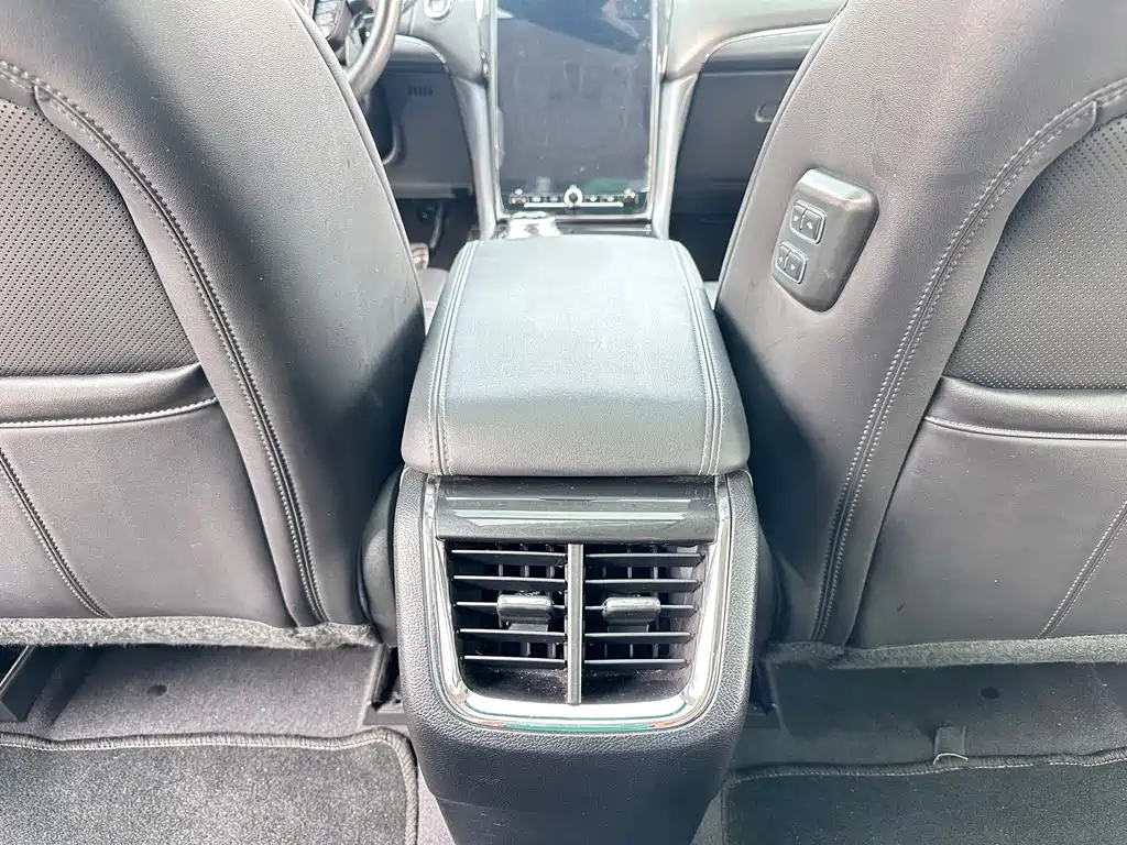 Ford Taurus — миниатюра 10