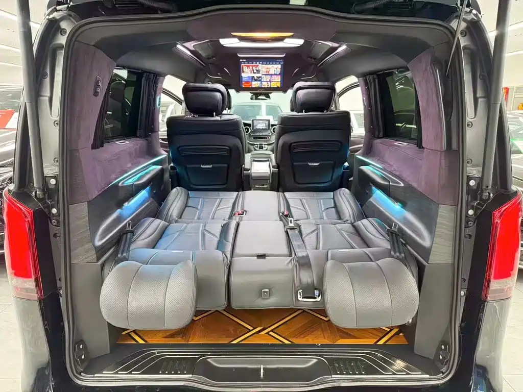 Mercedes-Benz V-Class — миниатюра 23