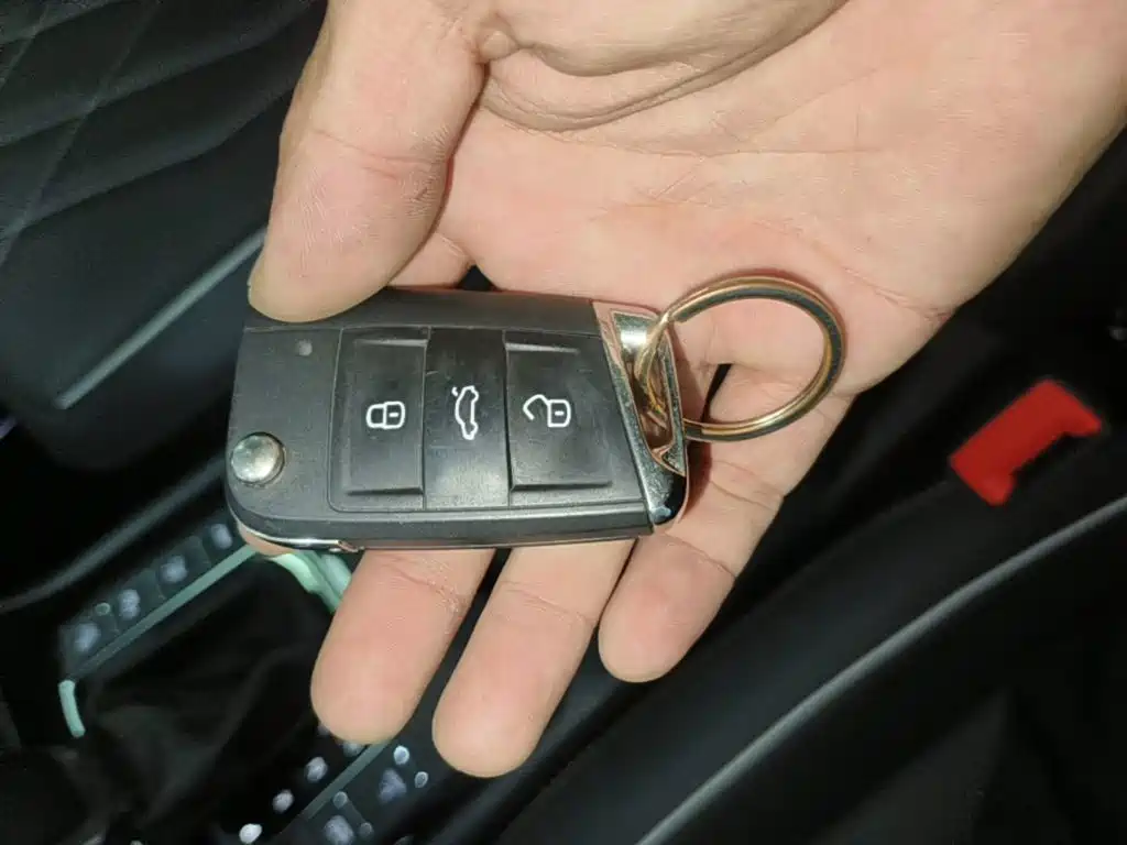 Volkswagen Tiguan L PHEV — миниатюра 9