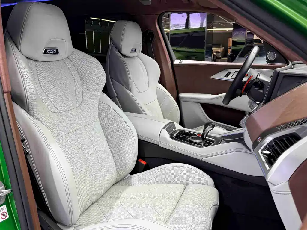 BMW XM 2023 50e