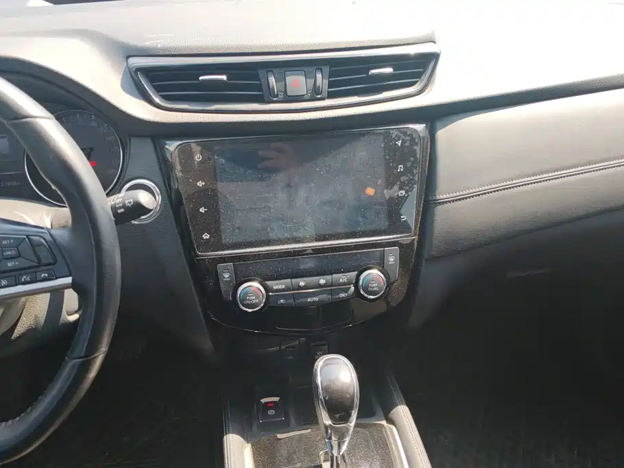 Nissan X-Trail — миниатюра 12