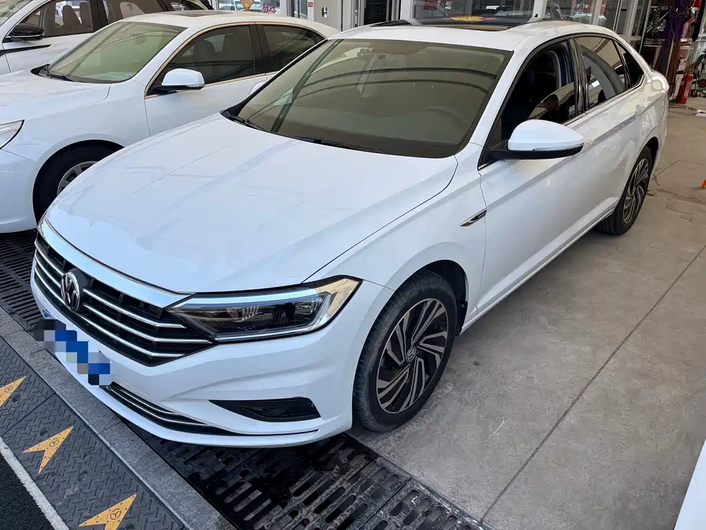 Volkswagen Sagitar 2021